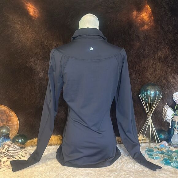 Lululemon top 8 (2625) - Picture 5 of 7